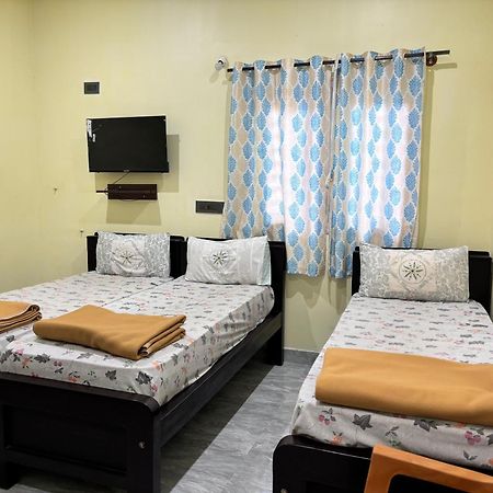 Chikmagalūr Sri Siri Lodge And Hotel מראה חיצוני תמונה