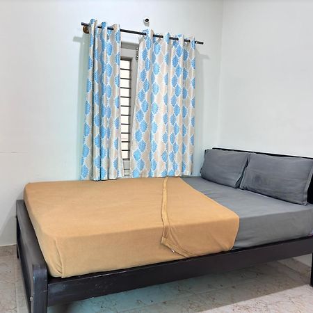 Chikmagalūr Sri Siri Lodge And Hotel מראה חיצוני תמונה