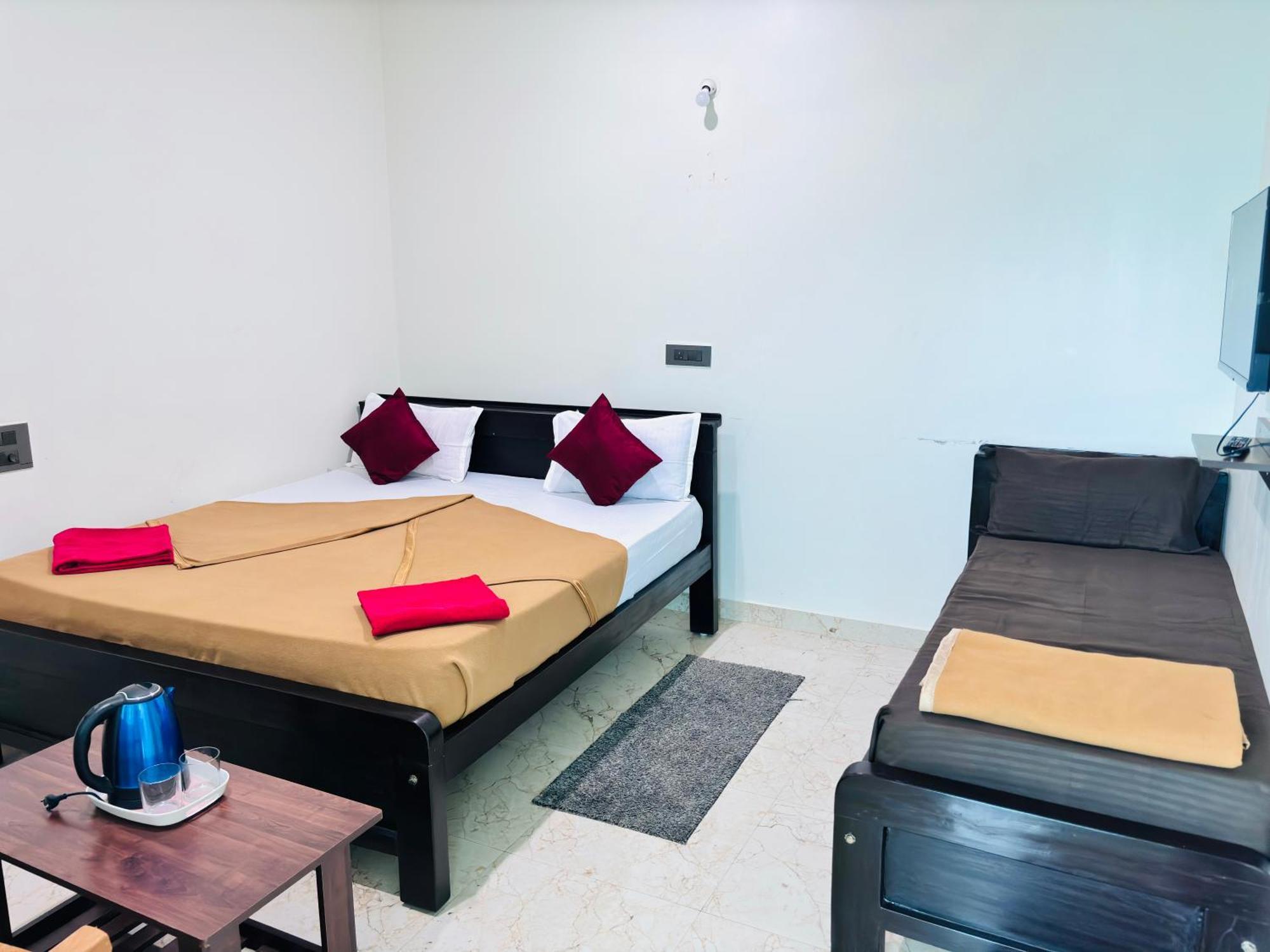 Chikmagalūr Sri Siri Lodge And Hotel מראה חיצוני תמונה