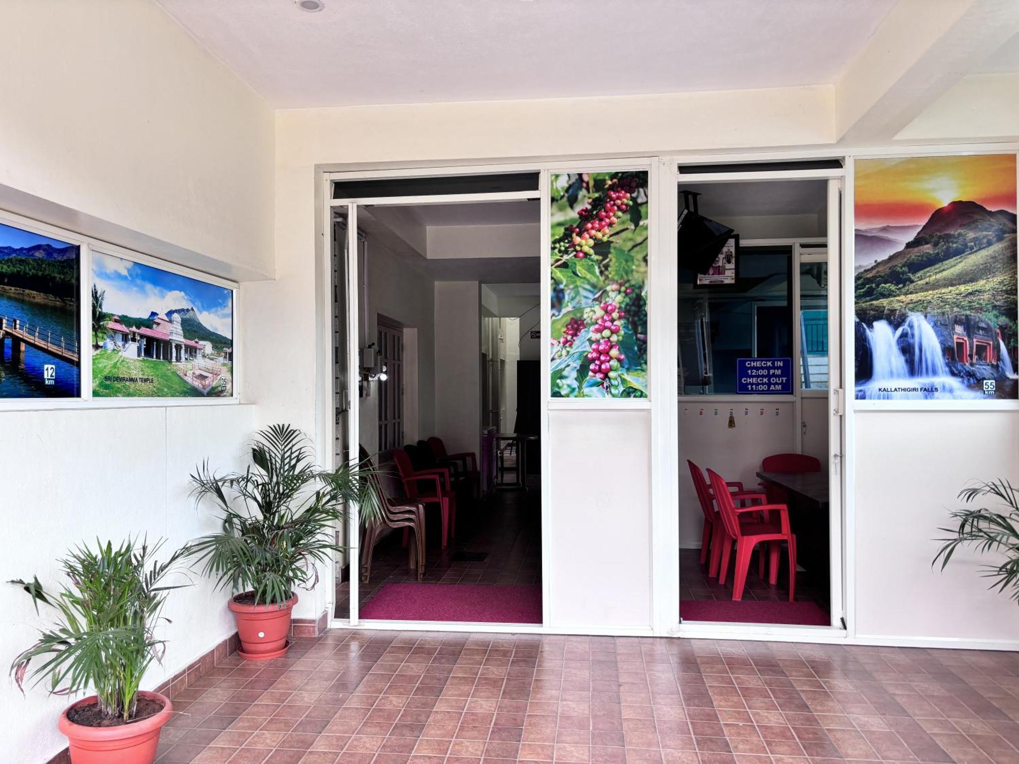 Chikmagalūr Sri Siri Lodge And Hotel מראה חיצוני תמונה