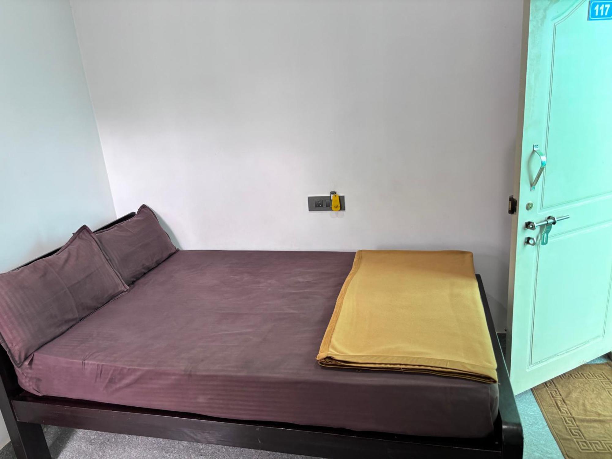 Chikmagalūr Sri Siri Lodge And Hotel מראה חיצוני תמונה