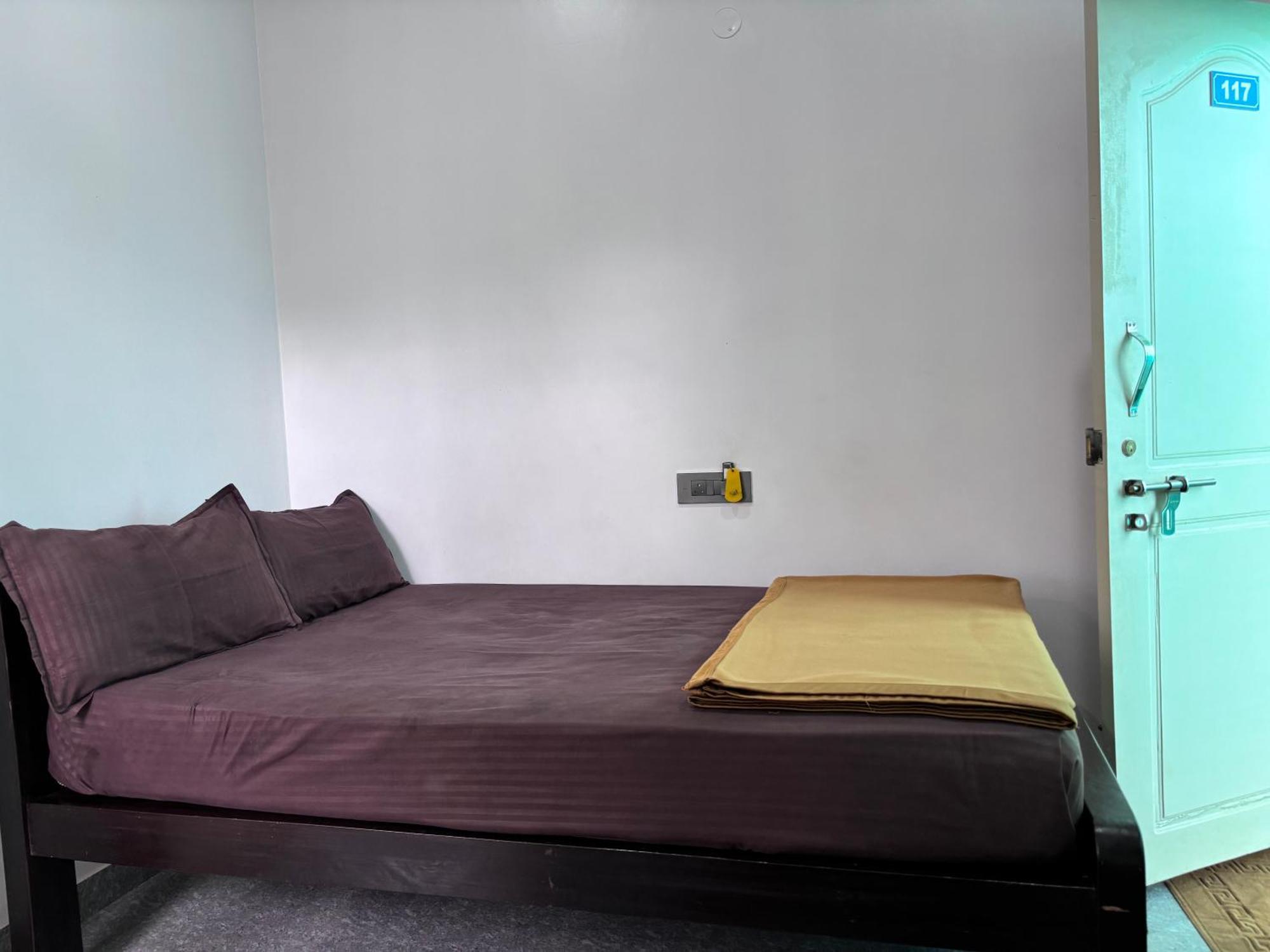 Chikmagalūr Sri Siri Lodge And Hotel מראה חיצוני תמונה