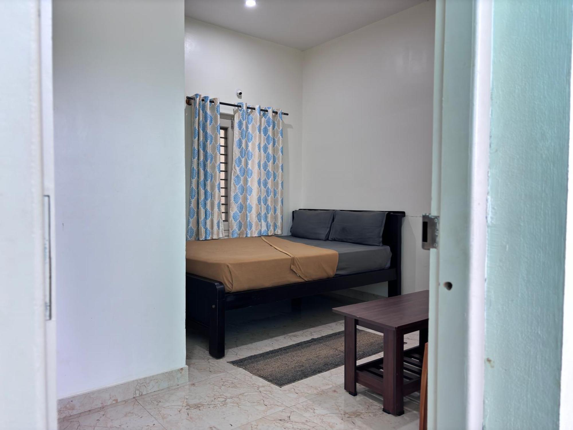 Chikmagalūr Sri Siri Lodge And Hotel מראה חיצוני תמונה