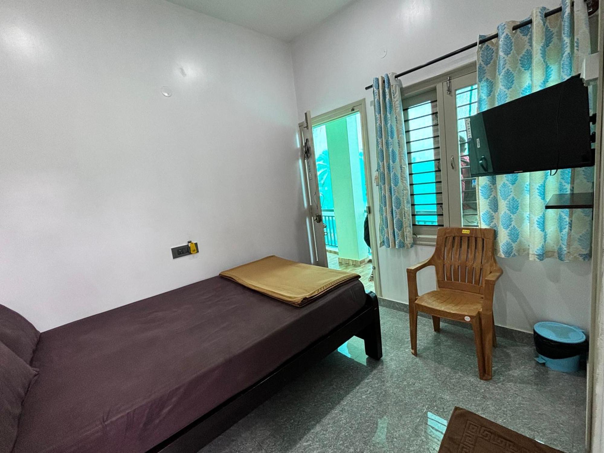 Chikmagalūr Sri Siri Lodge And Hotel מראה חיצוני תמונה