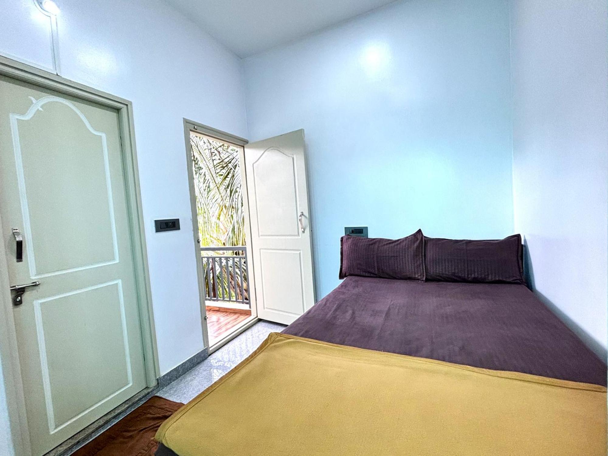 Chikmagalūr Sri Siri Lodge And Hotel מראה חיצוני תמונה