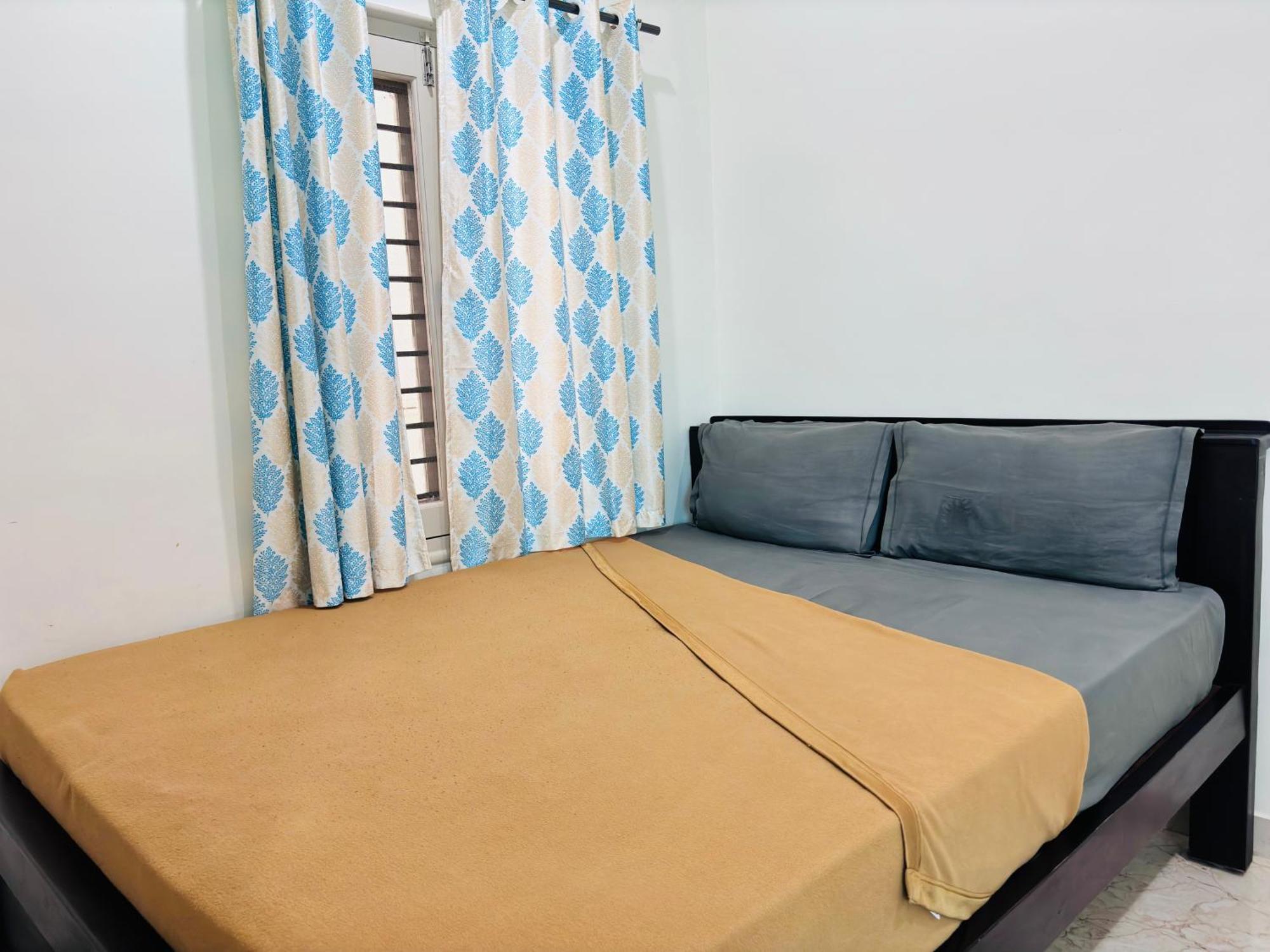 Chikmagalūr Sri Siri Lodge And Hotel מראה חיצוני תמונה